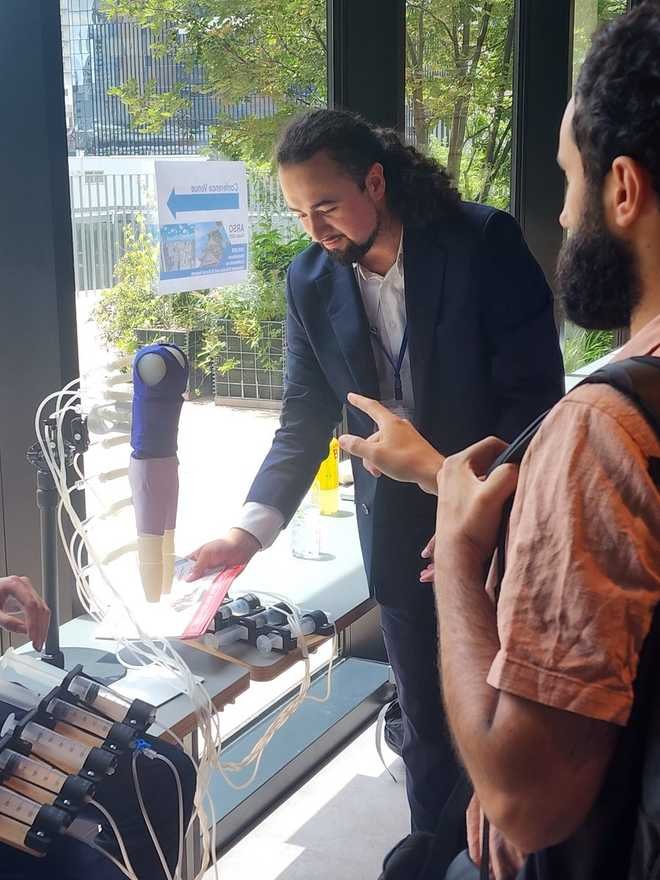 Demostración del maniquí que cambia de forma