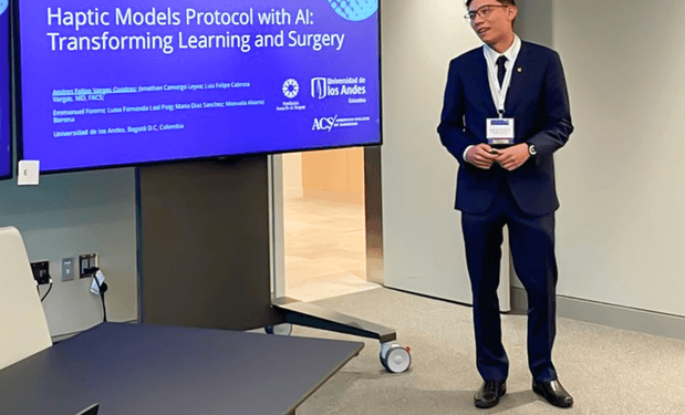 Andrés Felipe Vargas Cuadros presentando el trabajo en Surgeons and Engineers 2026
