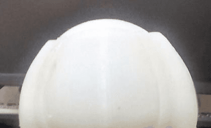 Prototipo de la medusa robótica sumergido en un tanque